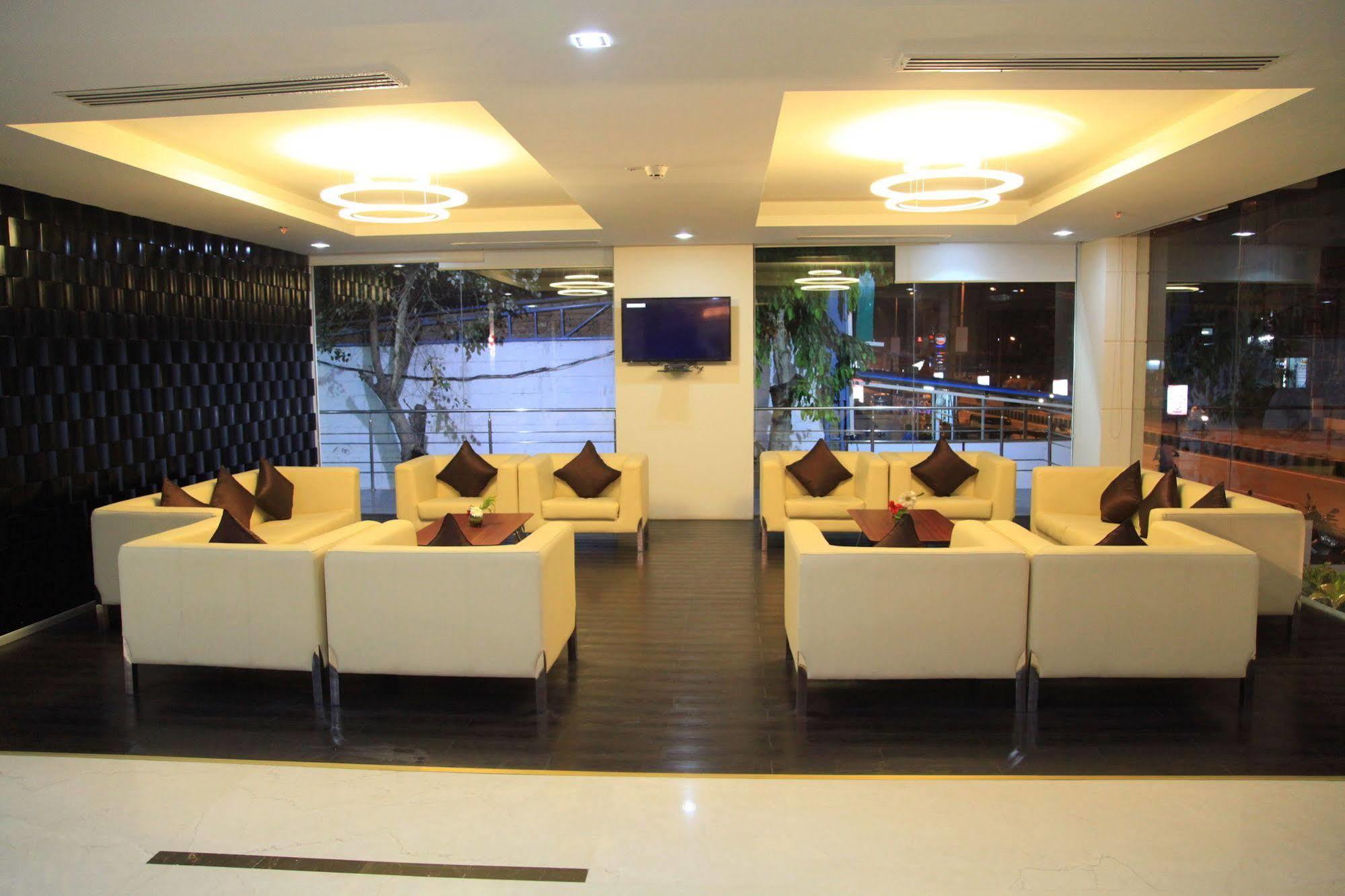 Best Western Tirupati Buitenkant foto